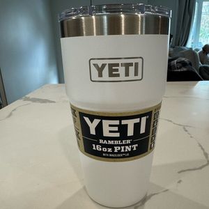 Yeti Rambler 16oz Pint with Magslider Lid - Never been used!